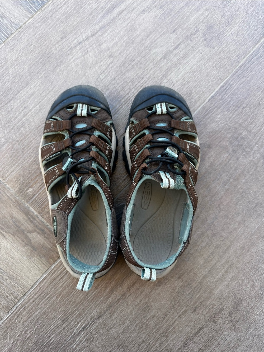 Keen Women’s Brown and Light Blue Closed-Toe waterproof Sandals - size 7